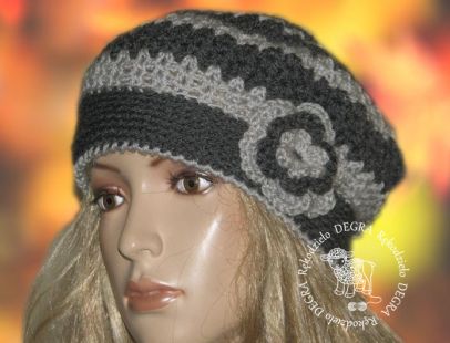 beret/ czapka z kwiatkiem beret/ czapka z kwiatkiem