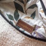 Duża pleciona nerka ecru z klapą patchwork - 