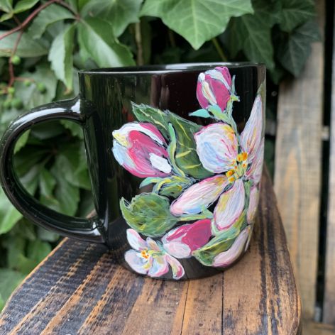 Porcelanowy kubek ręcznie malowany Kwiaty jabłoni