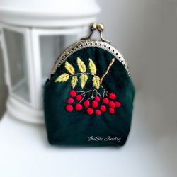 Portmonetka damska welurowa Jarzębina, haftowana ręcznie