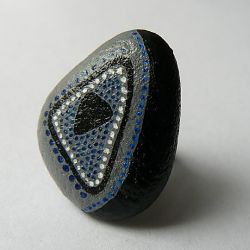 Kamienny pierścionek