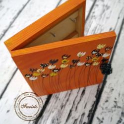 pomarańczowe pudełko na klucze tulipany