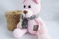 Różowy misiek w szaliczku