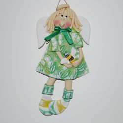 Konwaliowa kreacja - aniołek z masy solnej, prezent, dekoracja