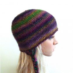 indiańska:) czapka z warkoczami fioletowo-zielona