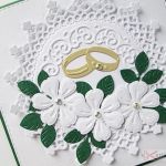 Kartka W DNIU ŚLUBU biało-zielona - Biało-zielona kartka ślubna w ozdobionej kopercie