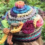 Czapka freeform crochet multikolor - awangarda