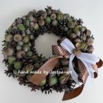 Jesienny wianek z szyszek i żołędzi 32cm - 