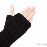 Czarne mitenki z warkoczem - 