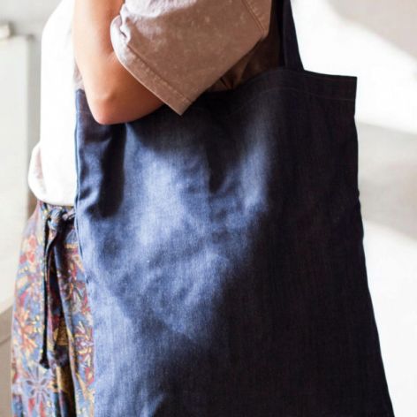 Granatowa jeansowa shopperka