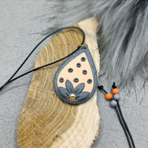 „NOEMI” wisiorek z glinki polimerowej