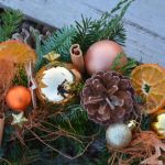 Wianek Bożonarodzeniowy złoty z pomarańczami - cynamon