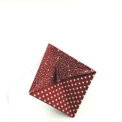 Bombka origami czerwony stożek gwiazdy kropki