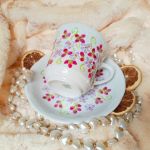 Barwny ręcznie malowany komplet kwiaty 250ml. talerzyk i filiżanka - Ręcznie malowany