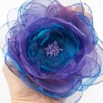 Broszka kwiat niebiesko-fioletowa 15 cm - Rękodzieło - Broszka kwiat niebiesko-fioletowa 15 cm - Rękodzieło c