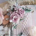 Ślubna kartka z makramą i kwiatami  - Kwiaty z papieru ręcznie robione