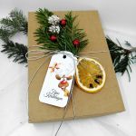 Kartka świąteczna pachnąca z gałązką BNR 020 - Kartka na boże narodzenie pachnąca z gałązką świerku (2)