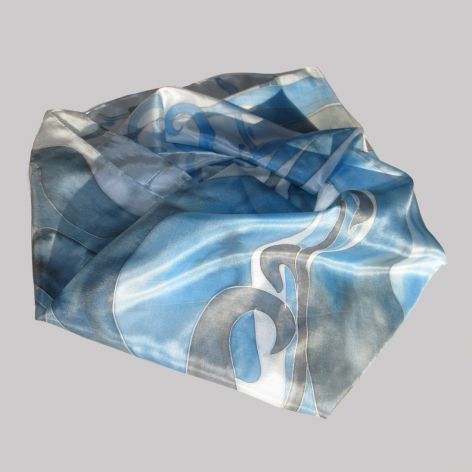 Niebieska Roślinna, Niebiesko-szara malowana chusta z dekoracją roślinną, chusta z naturalnego jedwabiu