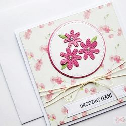 Kartka URODZINOWA z różowymi kwiatuszkami