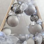 Drewniana choinka LED w srebrze - 
