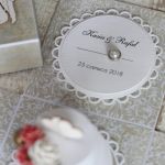 Romantyczny exploding box na ślub z tortem 1 - box z personalizacją