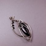 Srebrny wisiorek z czarnym onyksem – elegancka biżuteria handmade, unikatowy design - 
