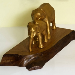 Duża statuetka dwóch złotych słoni