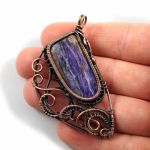 Czaroit, miedziany wisior z czaroitem - miedziany amulet z czaroitem