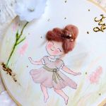 Ręcznie malowany obrazek z aniołkiem - anioł stróż dla dziecka