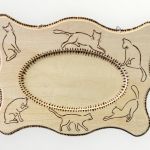 Kocia ramka - Wypalone koty na drewnianej ramce