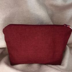 Kosmetyczka materiałowa solidna, stylowa ,praktyczna, bordowa..