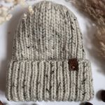 Wełniana czapka z wywinięciem - tweed - Gruba wełniana czapka oversize z bardzo szerokim wywinięciem - tweed naturalny