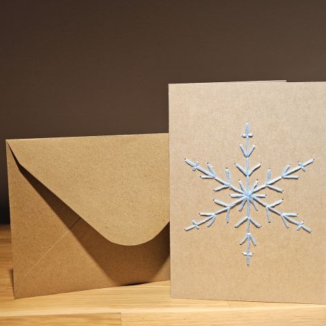 Kartka świąteczna - haftowana - śnieżynka błękitna