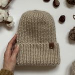 Gruba wełniana czapka oversize z bardzo szerokim wywinięciem-piaskowa - 