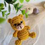 Pluszowy miś w pudełku prezentowym, Miś na prezent, Prezent dla dziewczynki - - Miś jest dostępny w kolorze musztardowym.