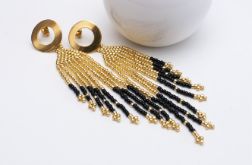 Ręcznie szyte kolczyki Crescent Drop