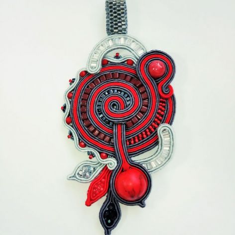 duży wisior sutasz czerwień srebro