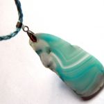 Jasnoniebieski agat kolisty, nieregularny plaster, wisiorek na rzemieniu - 