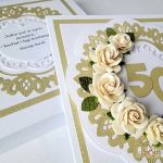 Kartka ROCZNICA ŚLUBU z różami #1 - Biało-złota kartka na rocznicę ślubu w pudełku