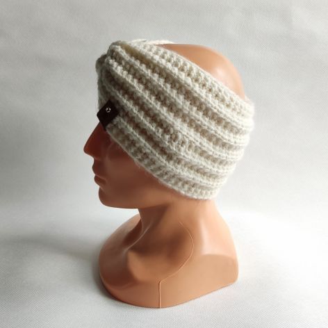 Opaska ręcznie robiona na drutach, kremowa.