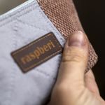 Mini szaro-różowa kosmetyczka - 