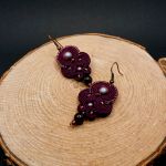 Burgundowe wiszące kolczyki sutasz z perłami - 