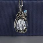 Srebrny wisiorek: kryształ, kamień księżycowy - srebrny wisiorek z kryształem górskim i kamieniem księżycowym