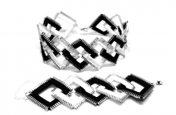 Biało-czarny komplet biżuterii kwadraty