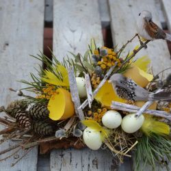 stroik Wielkanocny z ptaszkiem na patyku