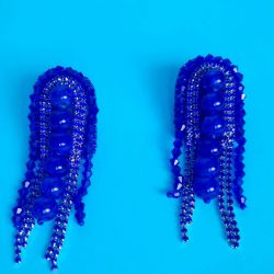 Niebieskie długie kolczyki z koralików, dla aktorki 