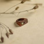 Pierścionek z drzewa różanego z jadeitem i ametystem - pierścionek dla niej