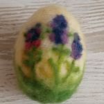 Jajko z lawendą z wełny czesankowej - Handmade ozdobna pisanka