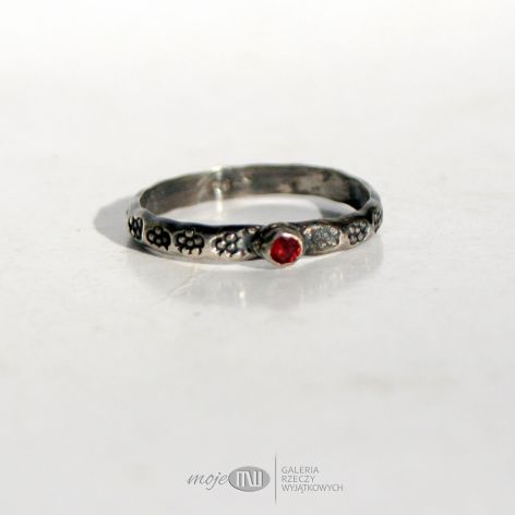 Minimalizm z granatem - duży rozmiar