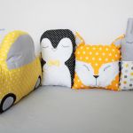 Poduszka dekoracyjna chmurka, szara w kropki - 